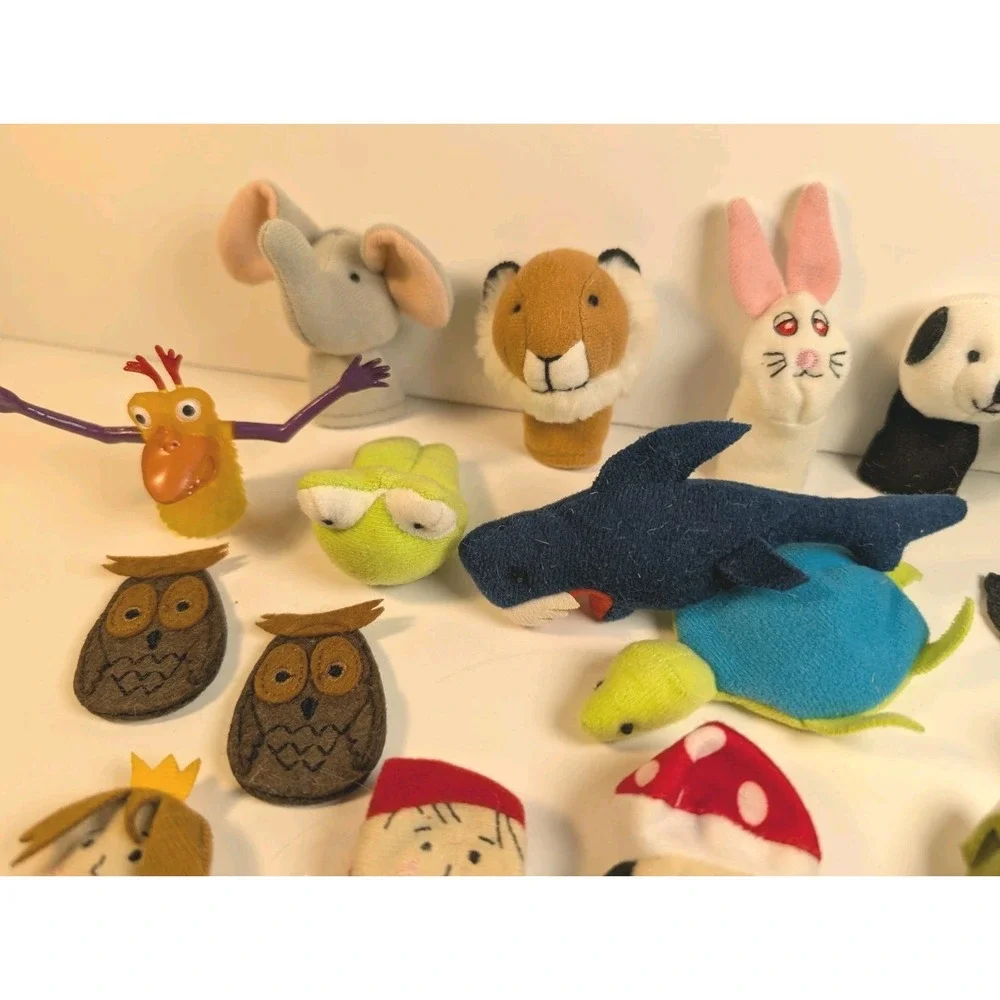 19 Little Finger Puppets Vintage 2.5